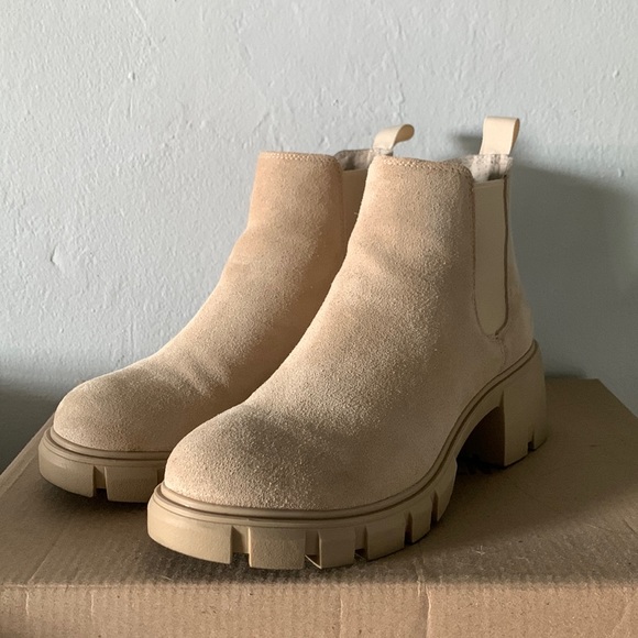 Steve Madden Shoes | Steve Madden Howler Boot | Color: Cream | Size: 7.5 | Elyseedge's Closet
